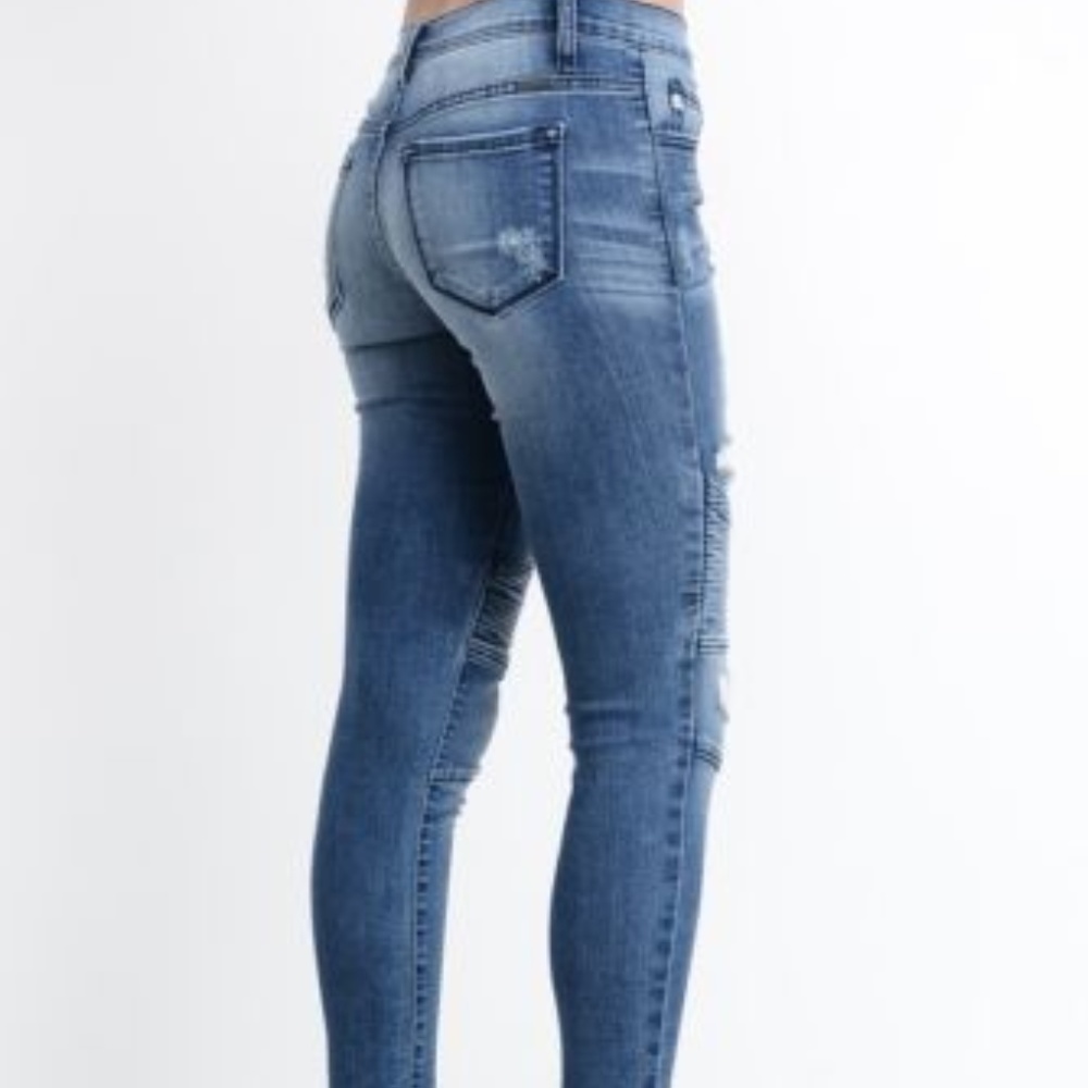 Kancan Women's Medium Wash scattered Distressed